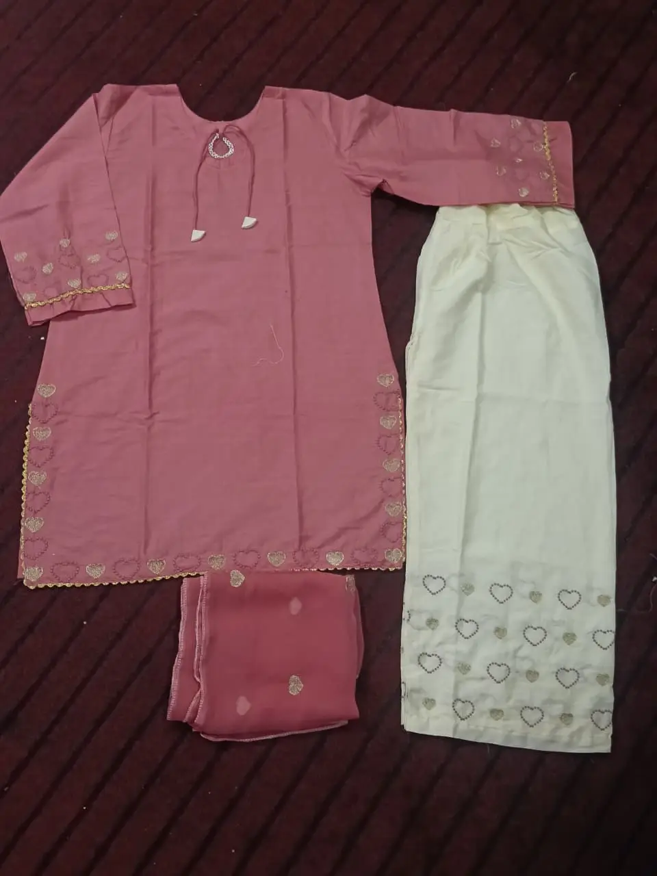 3 Pcs Women's Stitched Cotton Lawn Embroidered Suit - Image 4