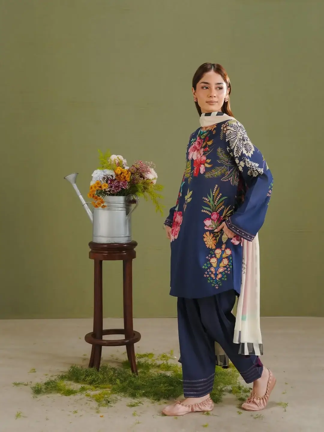 Exquisite Blue Digital Printed Women's Suit - 3 Pcs - Image 3
